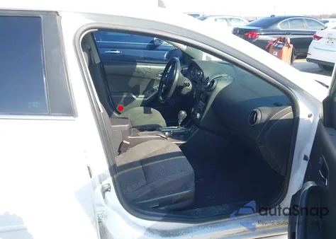 2010 Pontiac G6 z USA, uszkodzony, nr VIN 1G2ZA5E08A4130942